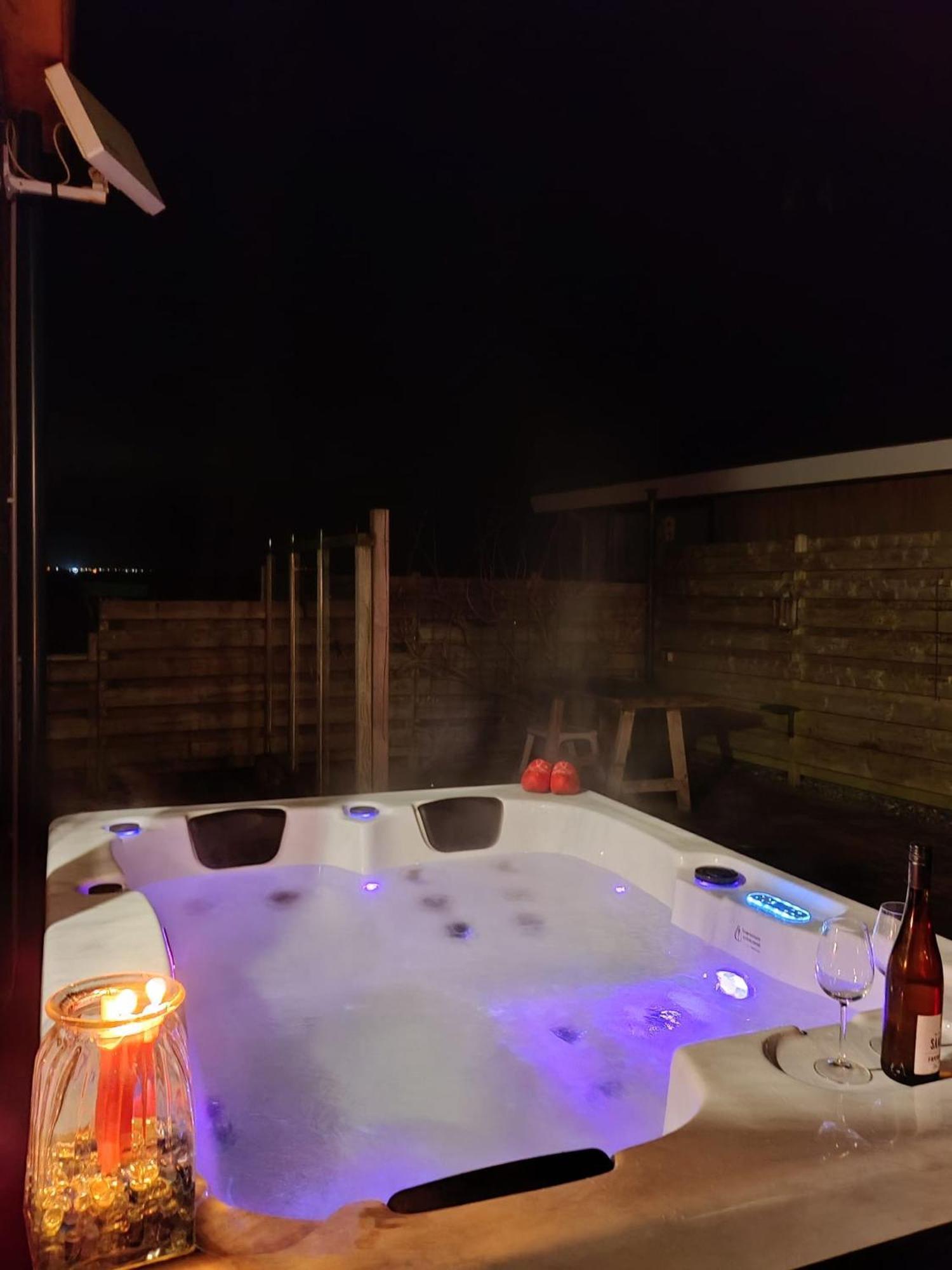 Lakeview 6 Pers Holiday Home Aurora With Fenced Garden, Whirlpool And Sauna Anjum Kültér fotó